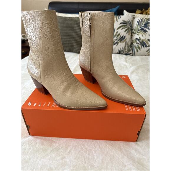 Matisse Shoes - Matisse Women's Caty Tan Tooled Leather Booties Size 7